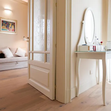 利昂蓝光住宿加早餐旅馆